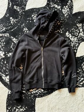 Streetwear hoodie w/ rhinestones